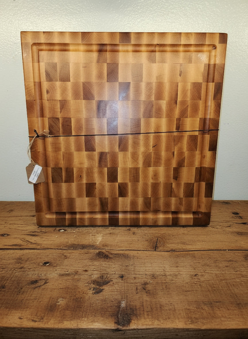 Hard Maple End Grain Butcher Block – 15x15x2 with Rubber Feet