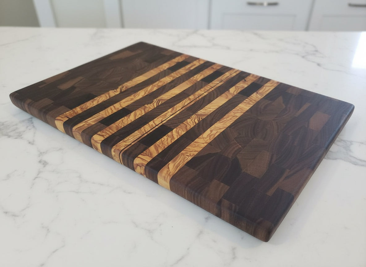 Bethlehem Olive & Black Walnut End Grain Cutting Board – 10.25" x 16.25" x 1.25" with Rubber Feet