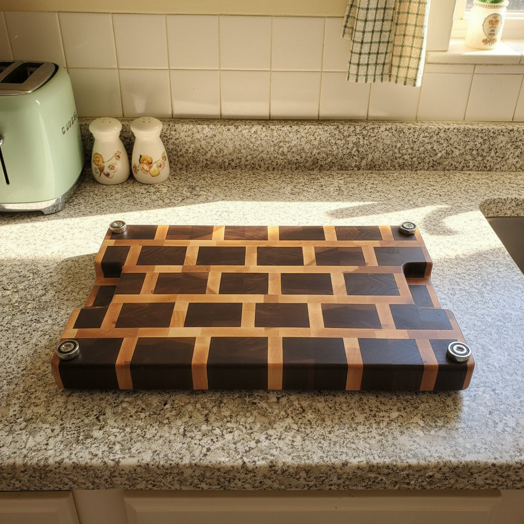 Handcrafted End‑Grain Butcher Block — Hard Maple & Black Walnut (13.5 x 21 x 2)