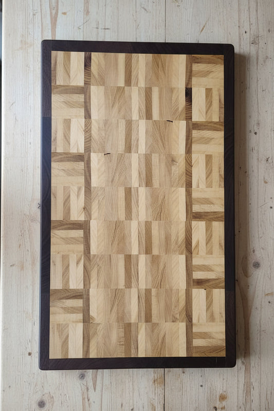 Handcrafted XL End‑Grain Butcher Block — Black Walnut & Yellow Poplar (14x22x2")