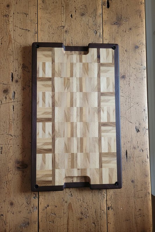 Handcrafted XL End‑Grain Butcher Block — Black Walnut & Yellow Poplar (14x22x2")