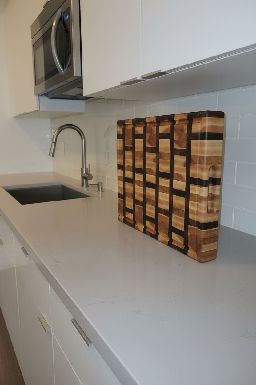 Handcrafted 16x20x2.5" End‑Grain Butcher Block — Black Walnut & Northern Hard Maple