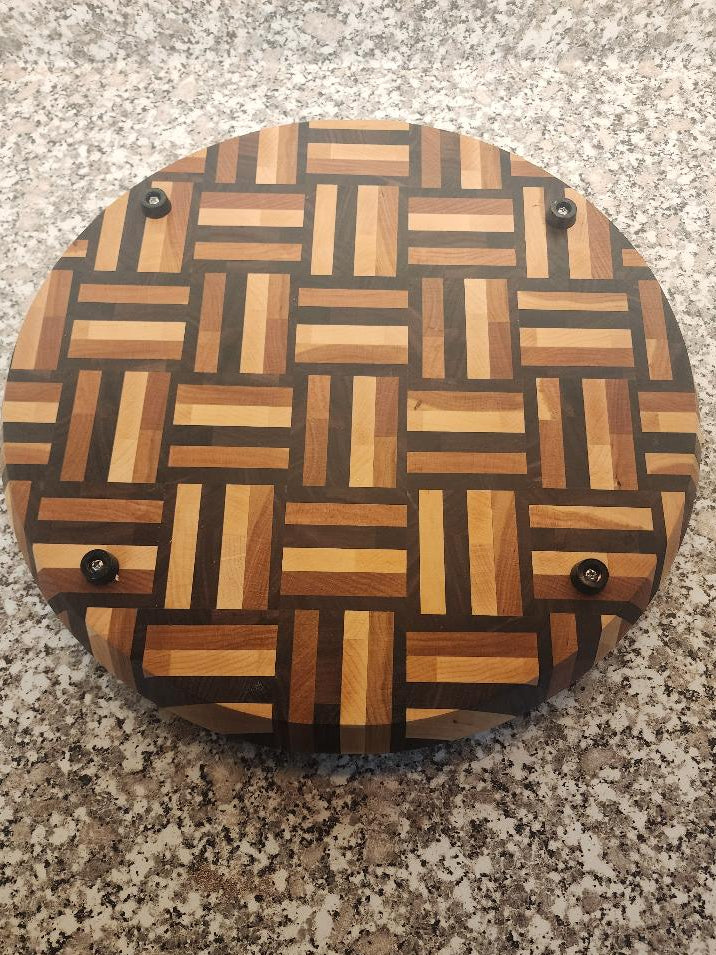 Handcrafted 16" Round End‑Grain Cutting Board — Black Walnut, Cherry & Northern Hard Maple with Rubber Feet