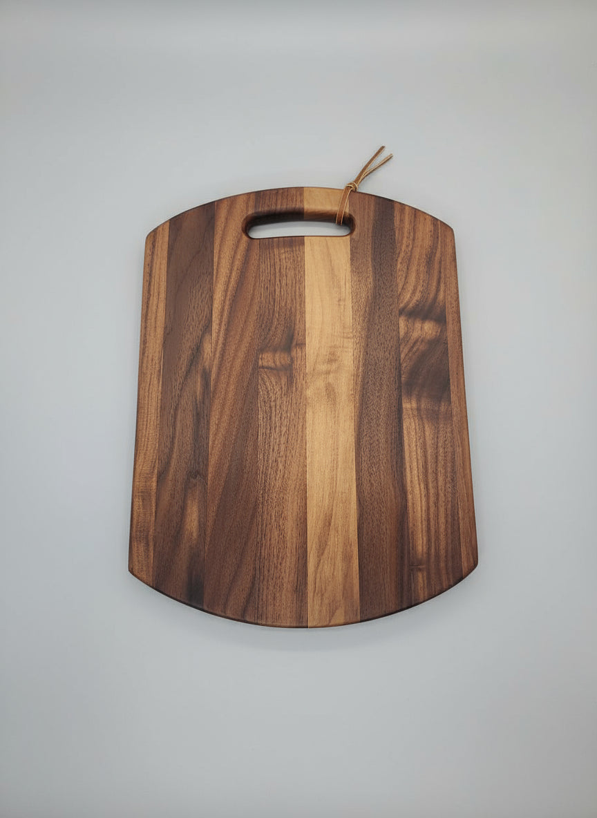 Black Walnut Cutting Board – Rounded Elegance, Handcrafted Strength